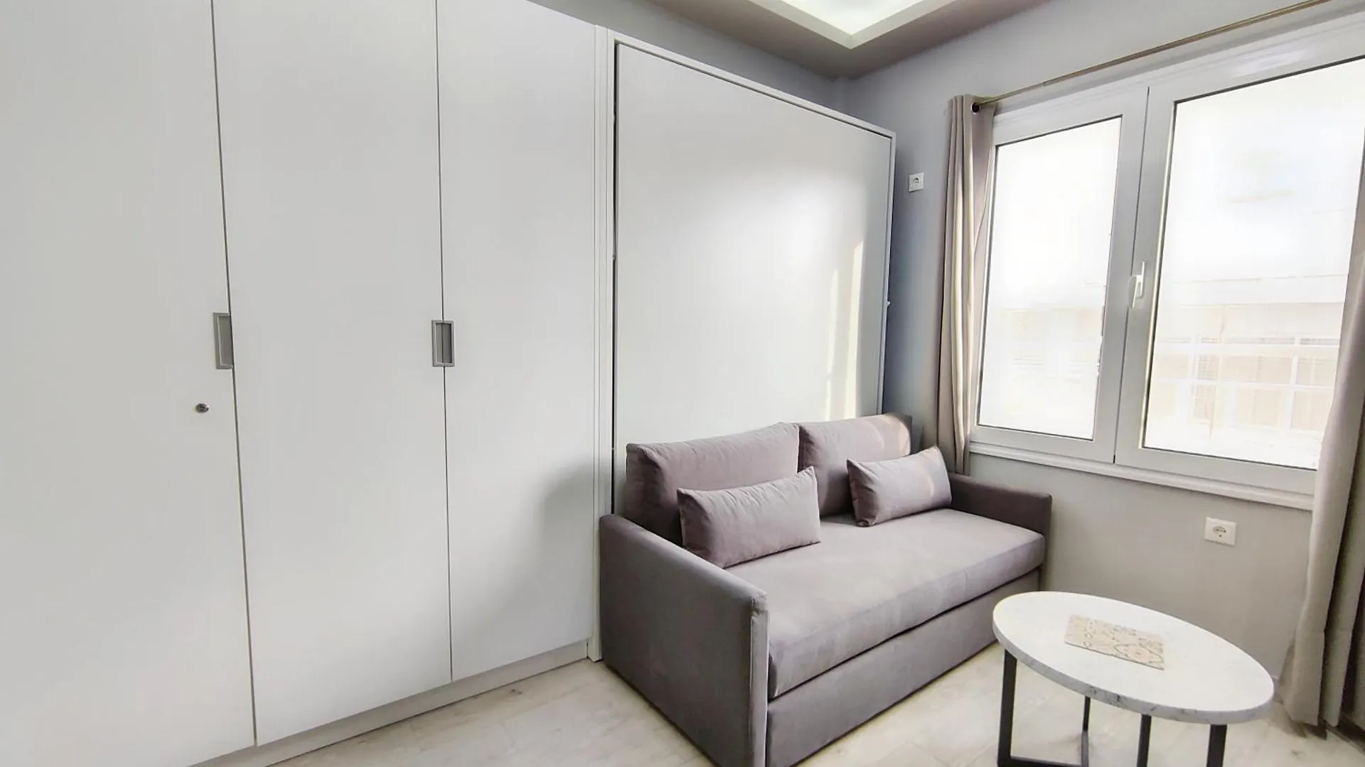 Pretty Petitie Fully Equipped City Center Studio Saloniki