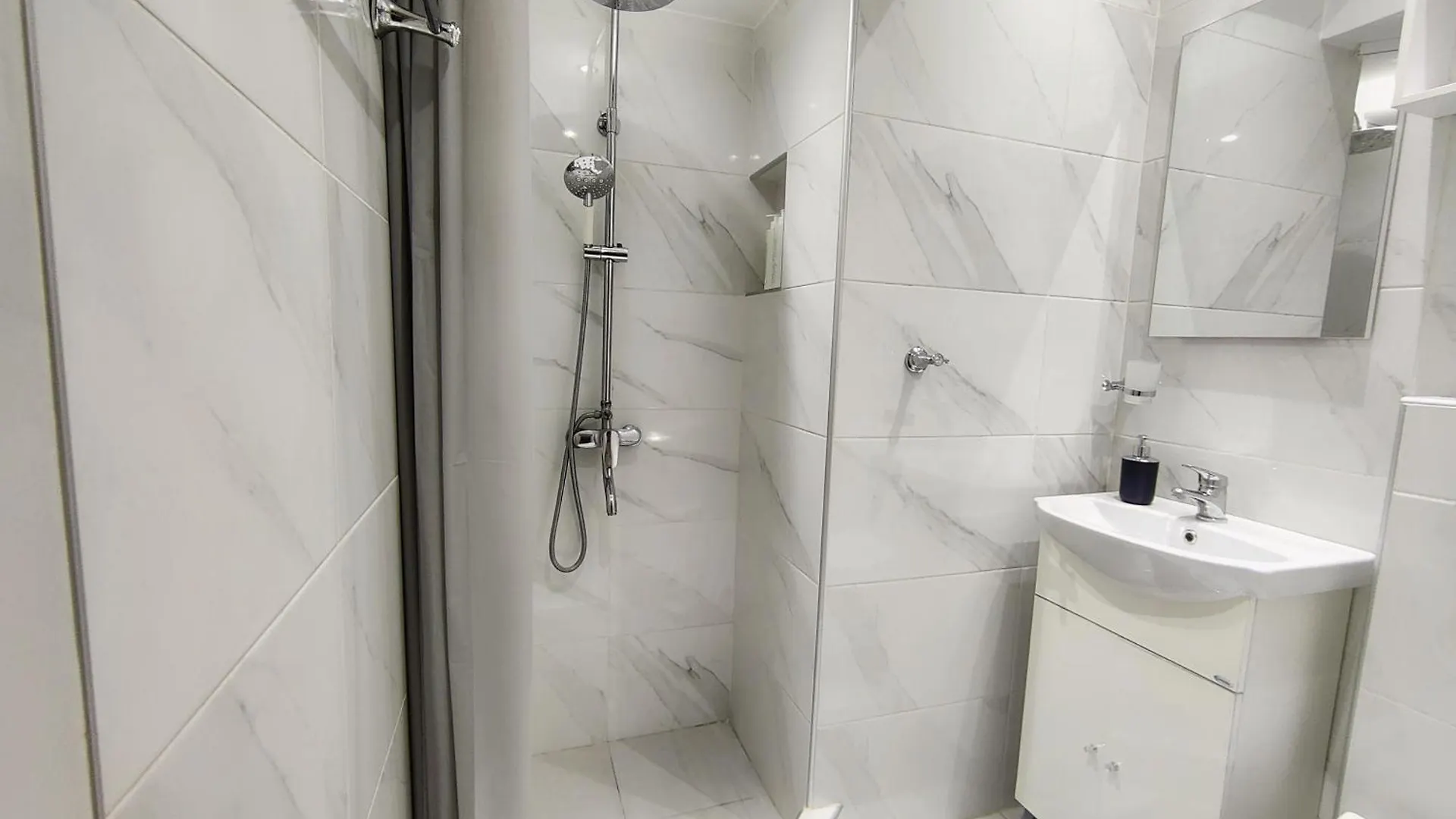 Apartament Pretty Petitie Fully Equipped City Center Studio Saloniki